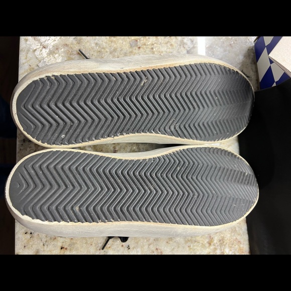 Golden Goose Black Superstar Sneakers in leather with White Star - Picture 9 of 12